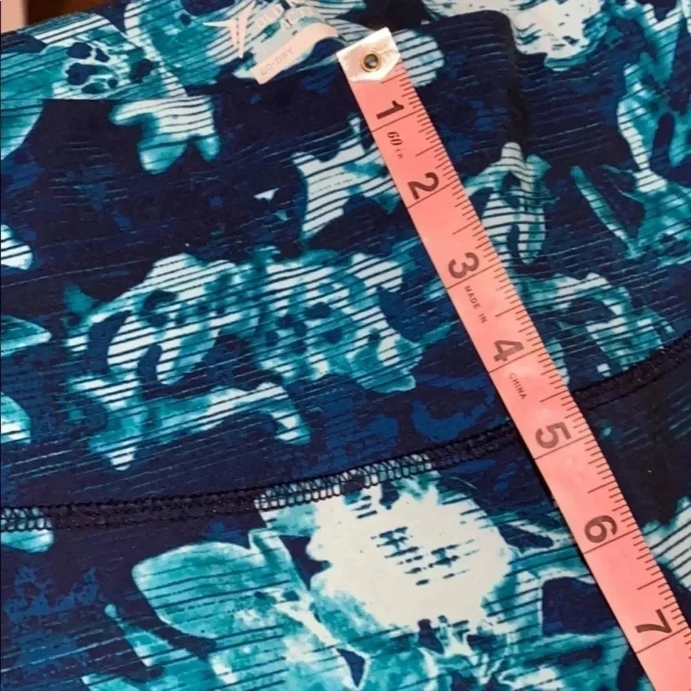 Old Navy Active Capri pants - Picture 5 of 6